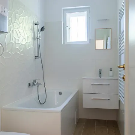 Keller * Balatonboglár